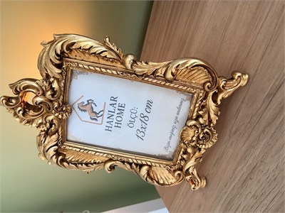 Barok Ayaklı Dekoratif Fotoğraf Çerçevesi – Parlak / Eskitme Altın Yaldız (13x18 cm)   