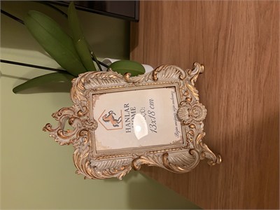 Barok Dekoratif Fotoğraf Çerçevesi – Vizon & Eskitme Altın (13x18 cm)