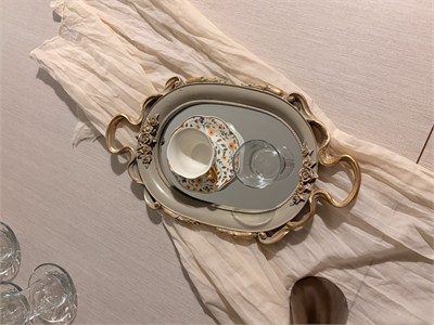 Küçük Oval Aynalı Kulplu Dekoratif Tepsi – Vizon & Altın Varaklı (37x21 cm)