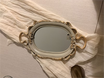 Küçük Oval Aynalı Kulplu Dekoratif Tepsi – Vizon & Altın Varaklı (37x21 cm)