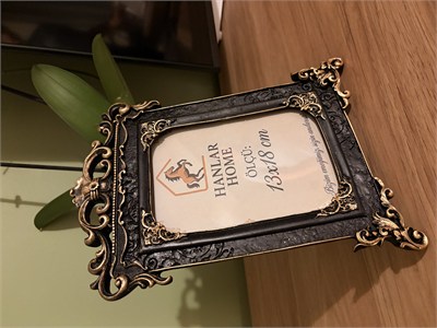 Antik Dekoratif Fotoğraf Çerçevesi – Siyah & Eskitme Altın (13x18 cm)