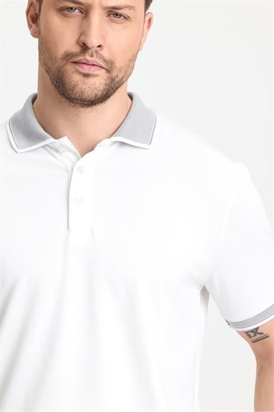 Erkek Çekmeyen 100% Pamuklu Kumaş Slim Fit Dar Kesim Beyaz Kıvrılmaz Polo Yaka Tişört