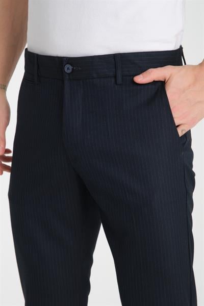 Kalın Çizgili Desenli Erkek Yandan Cepli Klasik Bel Slim Fit Chino Pantolon