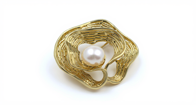 ELEGANT BROOCHIE