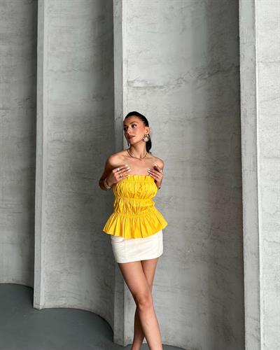 Büzgü detaylı straplez bluz - Sarı