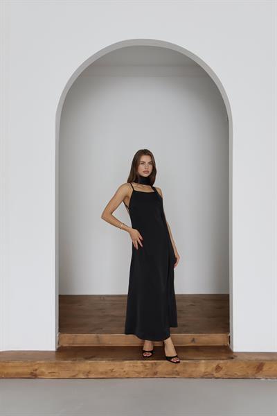 MAXİ BOY SATEN ELBİSE - SİYAH