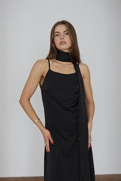 MAXİ BOY SATEN ELBİSE - SİYAH