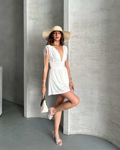 ŞORTLU SANDY ELBİSE - BEYAZ