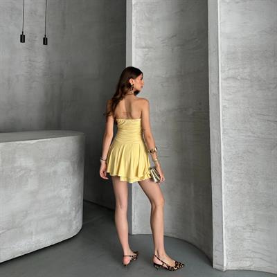 ŞORTLU YANI BÜZGÜLÜ SANDY ELBİSE - SARI