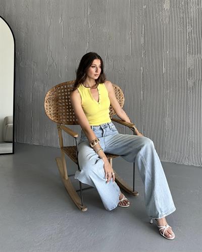 YIKAMA EFEKTLİ CROP TOP - SARI