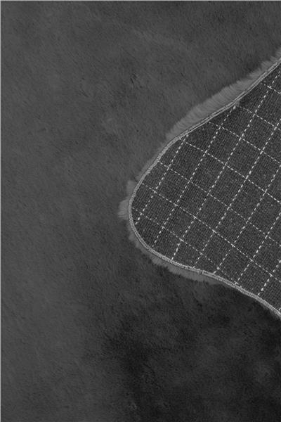 Peluş Siyah Saggy Makinede Yıkanabilir Post Halı