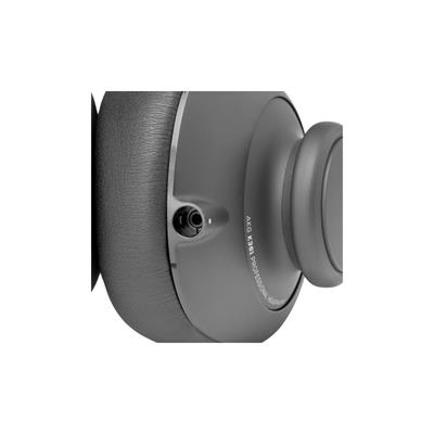 AKG K361