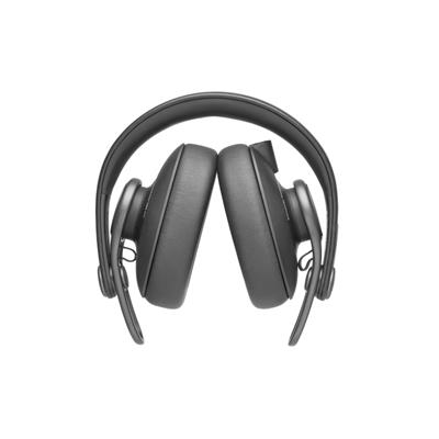 AKG K371