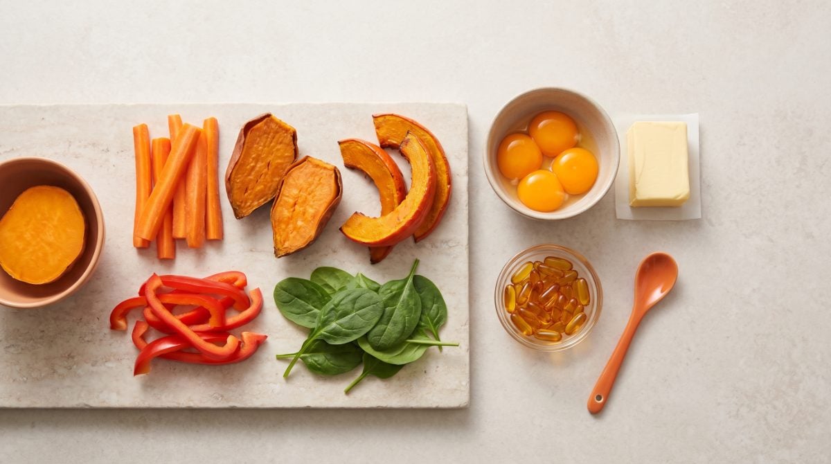 A vitamini kaynağı besinler: havuç, tatlı patates, balkabağı, kırmızı biber, ıspanak ve yumurta sarısı