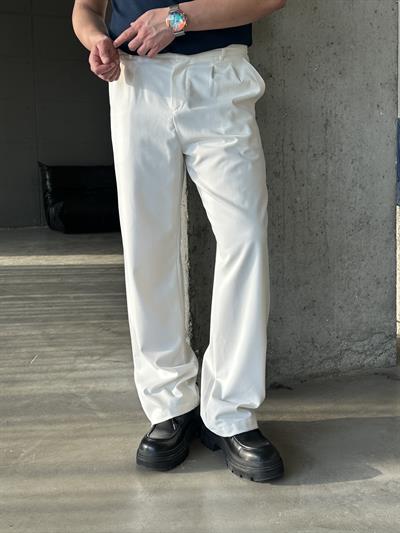 Beyaz Pileli Baggy Kumaş Pantolon