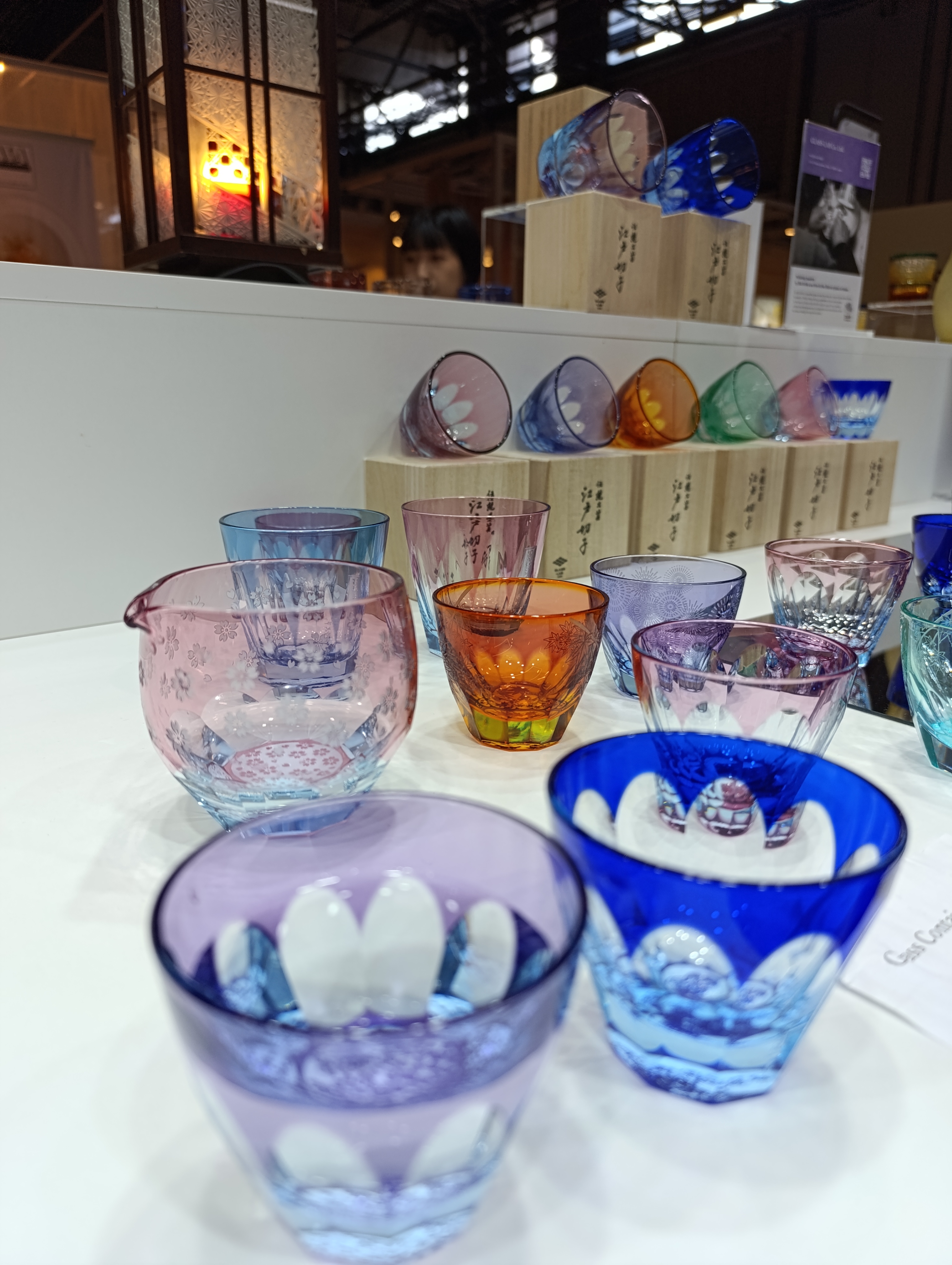 Tokyo Teshigoto standında Japon zanaatkârlar