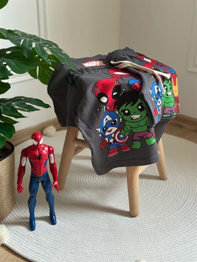 Avengers Figür Detaylı Gap Şortlu Takım