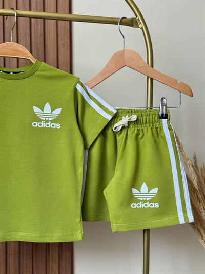 Çizgi Detaylı Spor Logolu Şortlu Takım