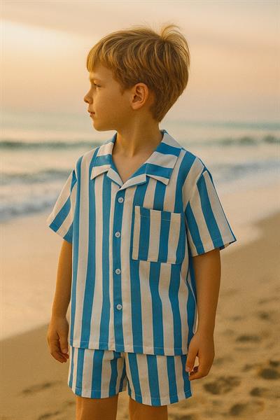 Çizgili Yaka Detaylı Şortlu Takım