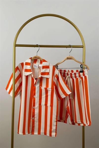 Çizgili Yaka Detaylı Şortlu Takım