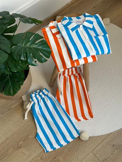 Çizgili Yaka Detaylı Şortlu Takım