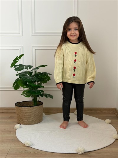 Flower Desenli Triko Takım