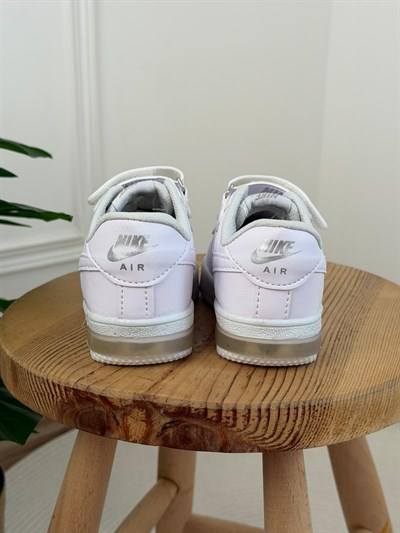 Işıklı Detaylı Spor Ayakkabı