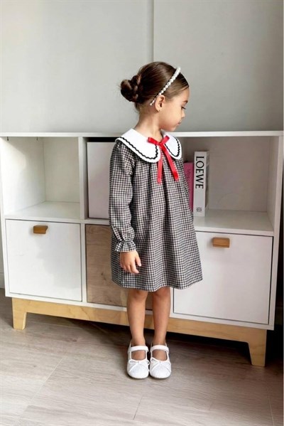 Kurdele Detaylı Elbise