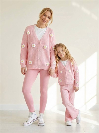 Papatya Desenli Triko