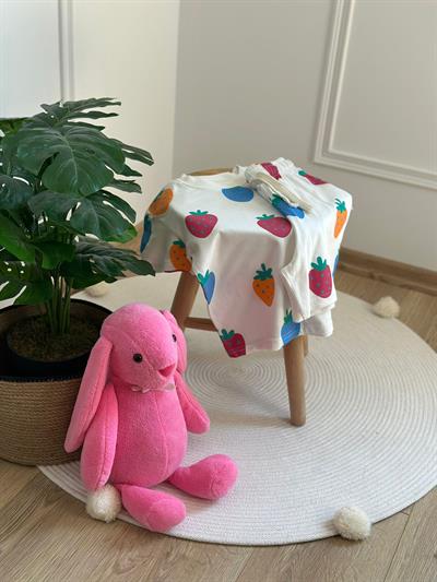 Renkli Çilek Detaylı Şortlu Takım