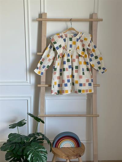 Renkli Kareli Yaka Detaylı Elbise