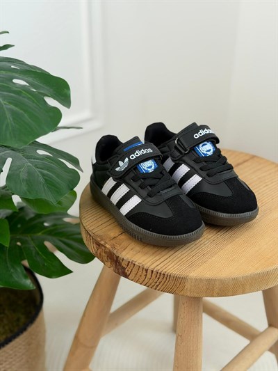 Spor Logolu Ayakkabı