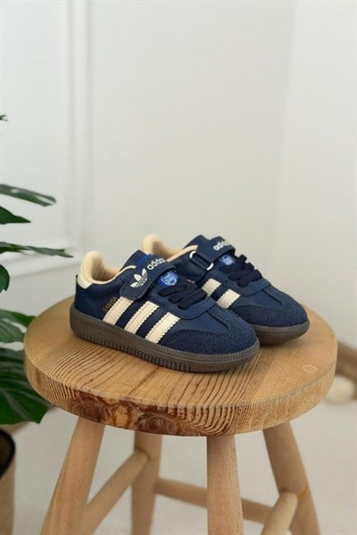 Spor Logolu Ayakkabı