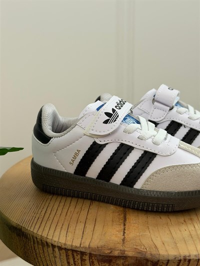 Spor Logolu Ayakkabı