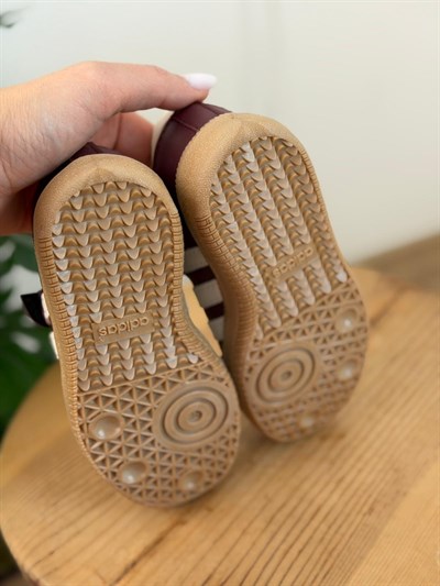 Spor Logolu Ayakkabı