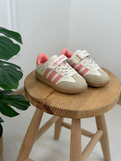 Spor Logolu Ayakkabı