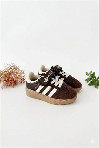 Spor Logolu Ayakkabı