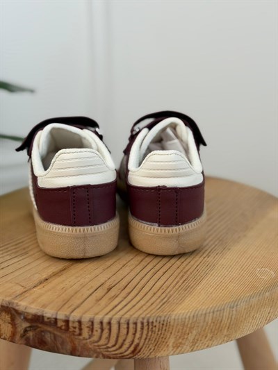 Spor Logolu Ayakkabı