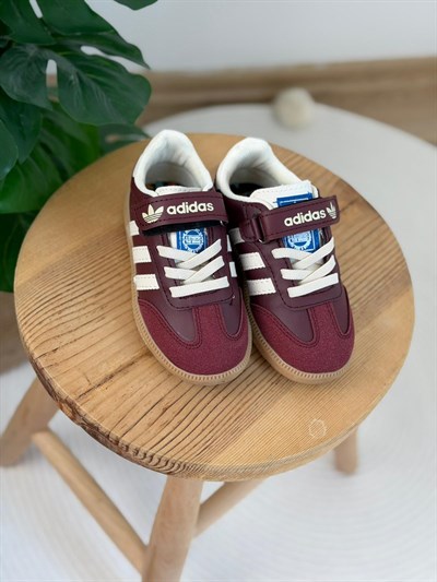 Spor Logolu Ayakkabı