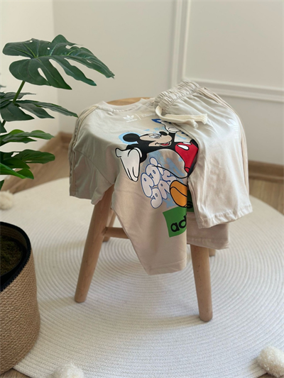 Spor Logolu Mickey Şortlu Takım