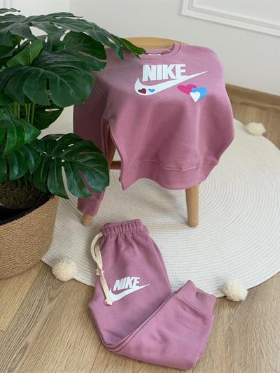Toz Pembe Spor Logo Kalp Detaylı Eşofman Takımı