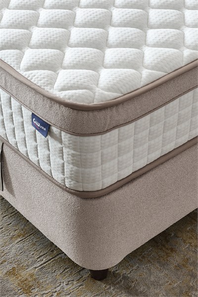 Cennet Yatak Polo Grand 3 Parça Uyku Seti – Sağlıklı Destek Sunan Yatak, Depolama Alanlı Baza ve Aydınlatmalı Başlık