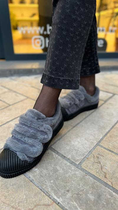 %100 Deri Peluş Detaylı Çıtçıtlı Kadın Sneaker Gri