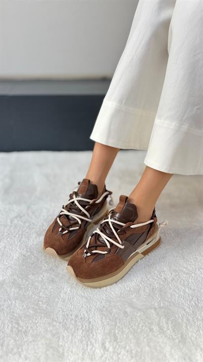 Çift Bağcık Detaylı El Yapımı %100 Hakiki  Deri Sneaker Kahverengi