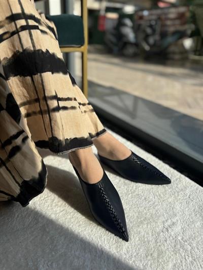 Dikiş Detaylı Özel Seri Gizli Touklu %100 Hakiki Deri Terlik Siyah