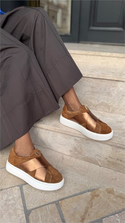 Düz Taban Çapraz Bantlı %100 Hakiki Deri Kadın Sneakers Taba