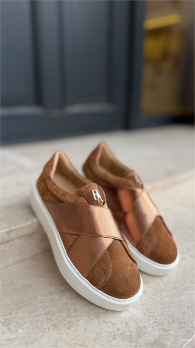 Düz Taban Çapraz Bantlı %100 Hakiki Deri Kadın Sneakers Taba