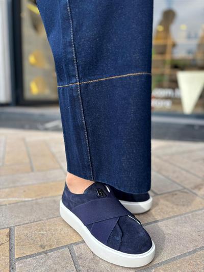 Düz Taban Çapraz Bantlı %100 Hakiki Deri Kadın Sneakers Lacivert