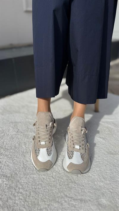 Pul Detaylı %100 Hakiki Deri Spor Bej