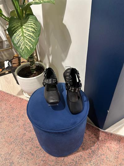 Punk Stil Göz Detaylı %100 Hakiki Gri Süet Babet Siyah